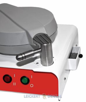 Tiefziehgerät Triform - Drucktiefziehgerät